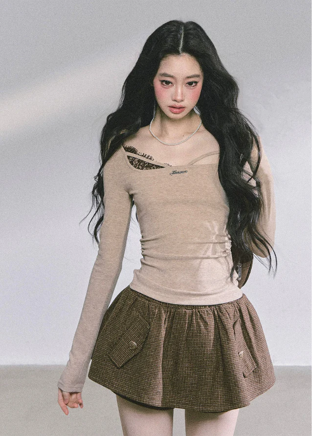 Parisienne Grace Slit Lace Top