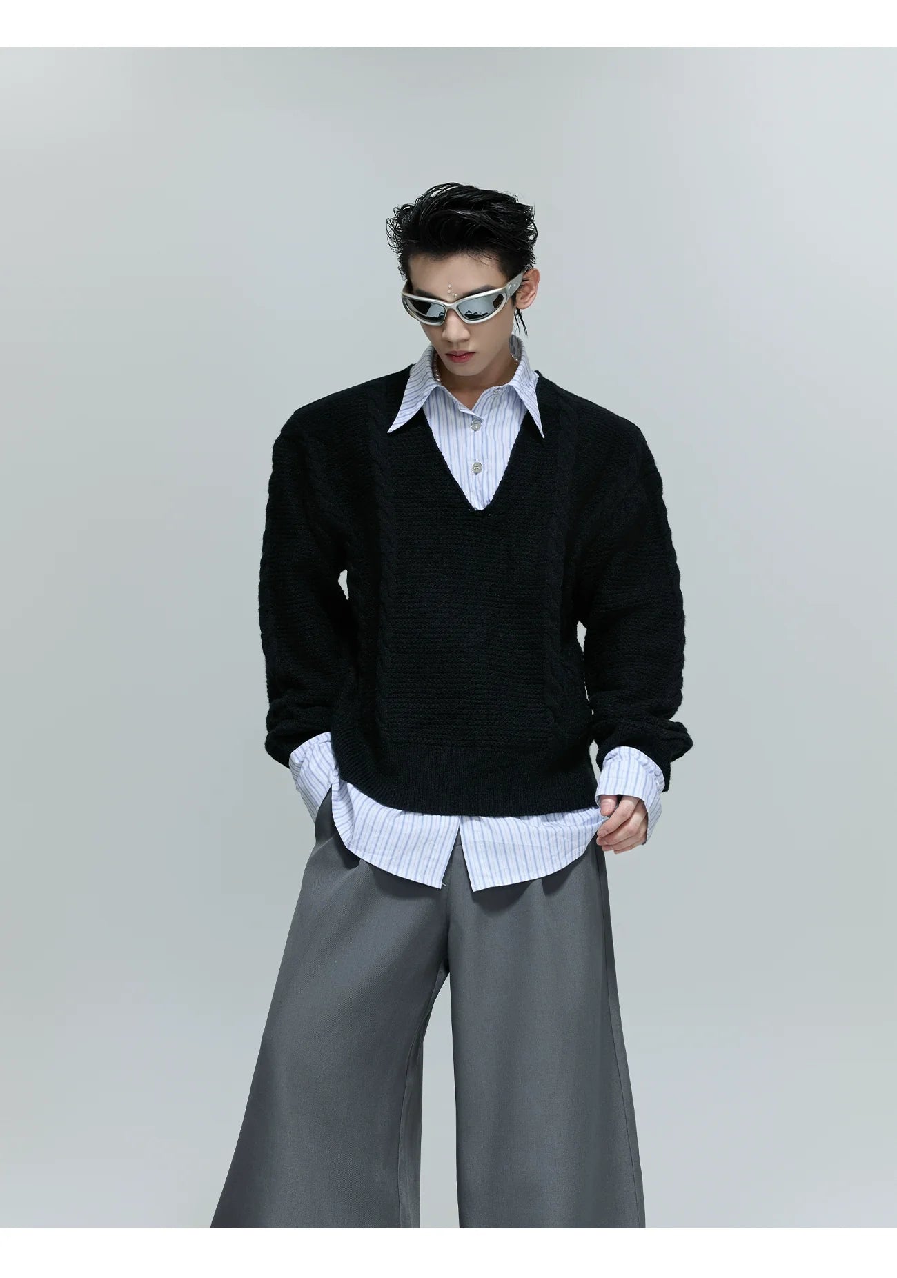 【25s Oct.】Shirt-paneled Button-down V-neck Sweater