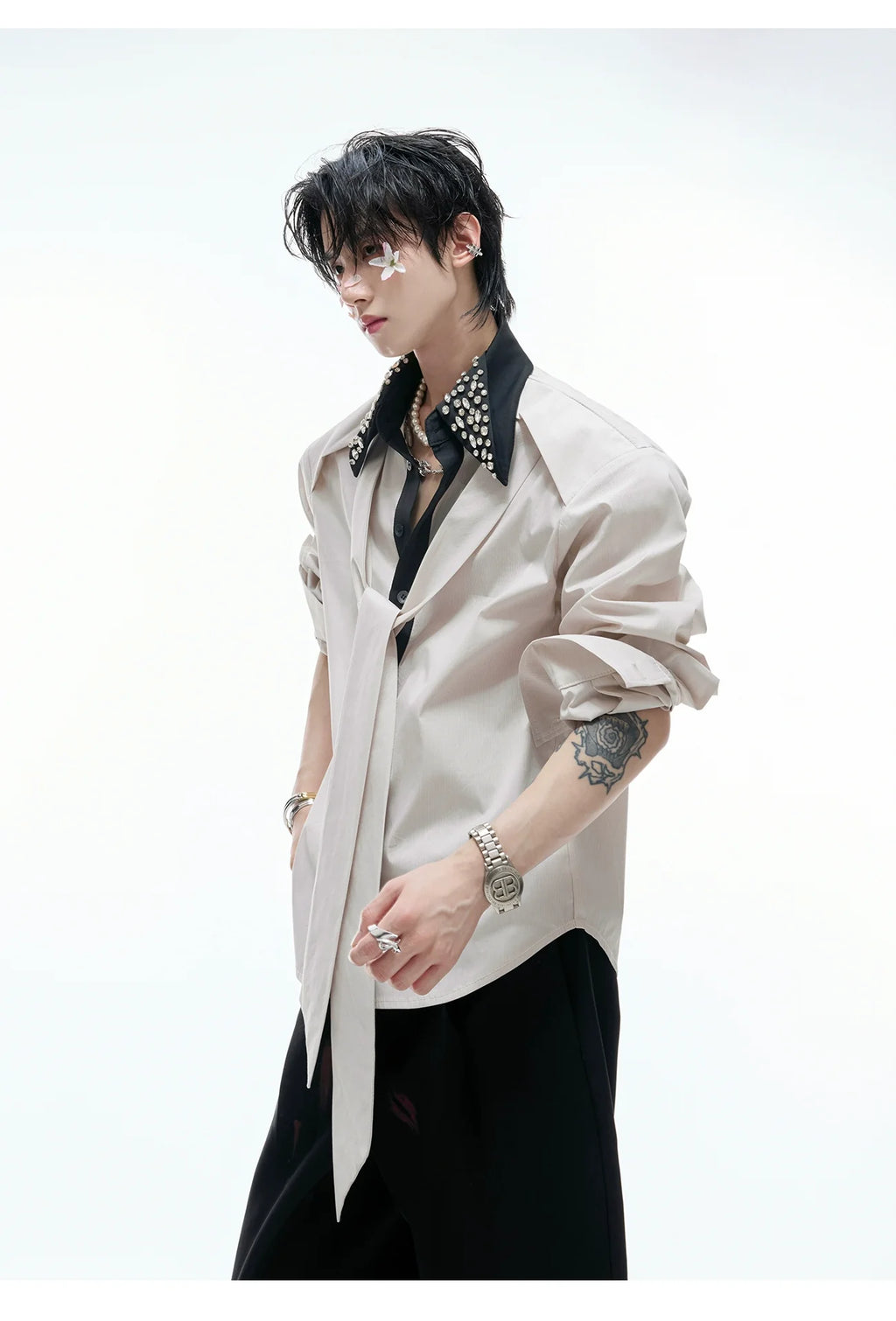 【25s Aug.】Diamond-embellished Ribbon-trimmed Shirt