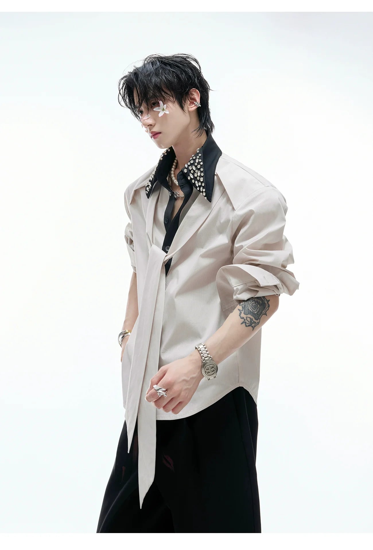 【25s Aug.】Diamond-embellished Ribbon-trimmed Shirt