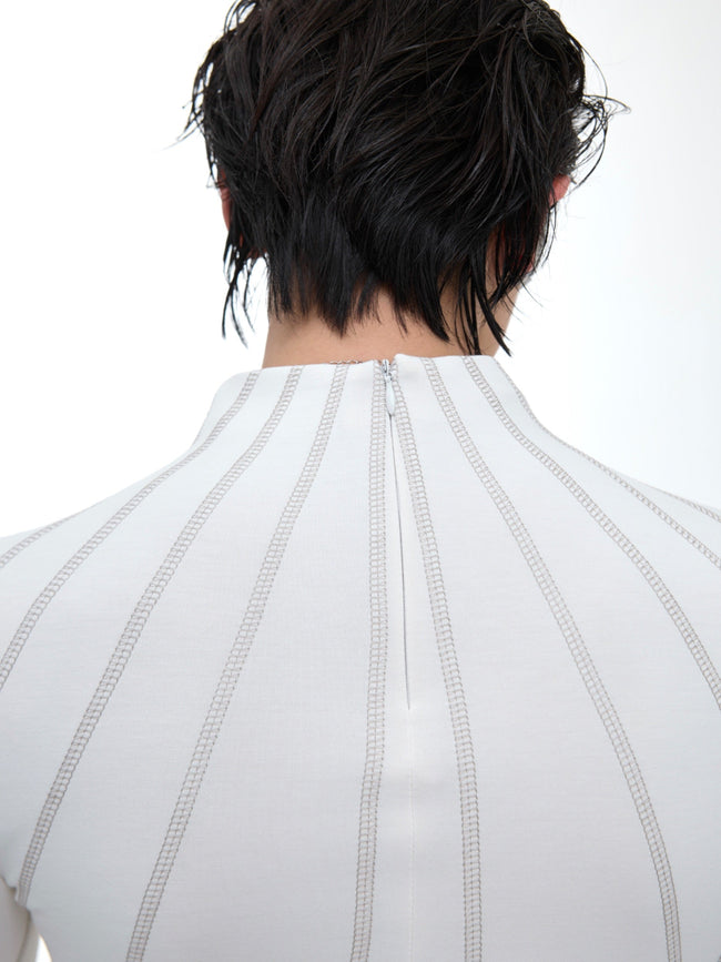 【24s Oct.】Topstitched Metallic Trim Slim-fit Turtleneck Top Main Image
